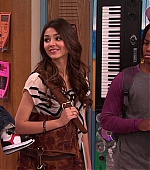 Victorious_S02E01_BegginOnYourKnees_VJBR_0964.jpg