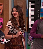 Victorious_S02E01_BegginOnYourKnees_VJBR_0973.jpg