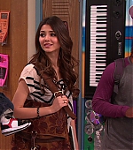 Victorious_S02E01_BegginOnYourKnees_VJBR_0974.jpg