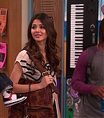 Victorious_S02E01_BegginOnYourKnees_VJBR_0975.jpg