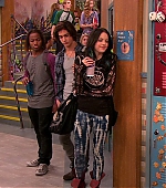 Victorious_S02E01_BegginOnYourKnees_VJBR_0995.jpg