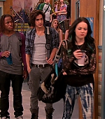 Victorious_S02E01_BegginOnYourKnees_VJBR_1034.jpg