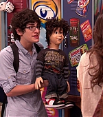 Victorious_S02E01_BegginOnYourKnees_VJBR_1065.jpg