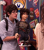 Victorious_S02E01_BegginOnYourKnees_VJBR_1066.jpg