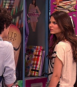 Victorious_S02E01_BegginOnYourKnees_VJBR_1069.jpg