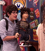 Victorious_S02E01_BegginOnYourKnees_VJBR_1071.jpg