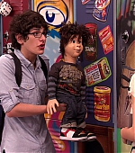 Victorious_S02E01_BegginOnYourKnees_VJBR_1113.jpg