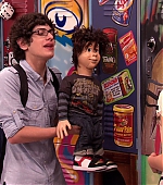 Victorious_S02E01_BegginOnYourKnees_VJBR_1115.jpg