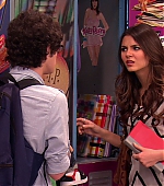 Victorious_S02E01_BegginOnYourKnees_VJBR_1122.jpg