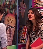 Victorious_S02E01_BegginOnYourKnees_VJBR_1142.jpg