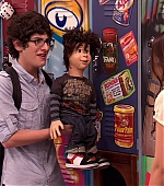 Victorious_S02E01_BegginOnYourKnees_VJBR_1145.jpg