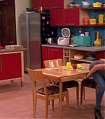 Victorious_S02E01_BegginOnYourKnees_VJBR_1229.jpg