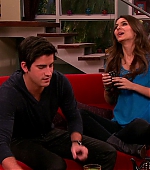 Victorious_S02E01_BegginOnYourKnees_VJBR_1467.jpg