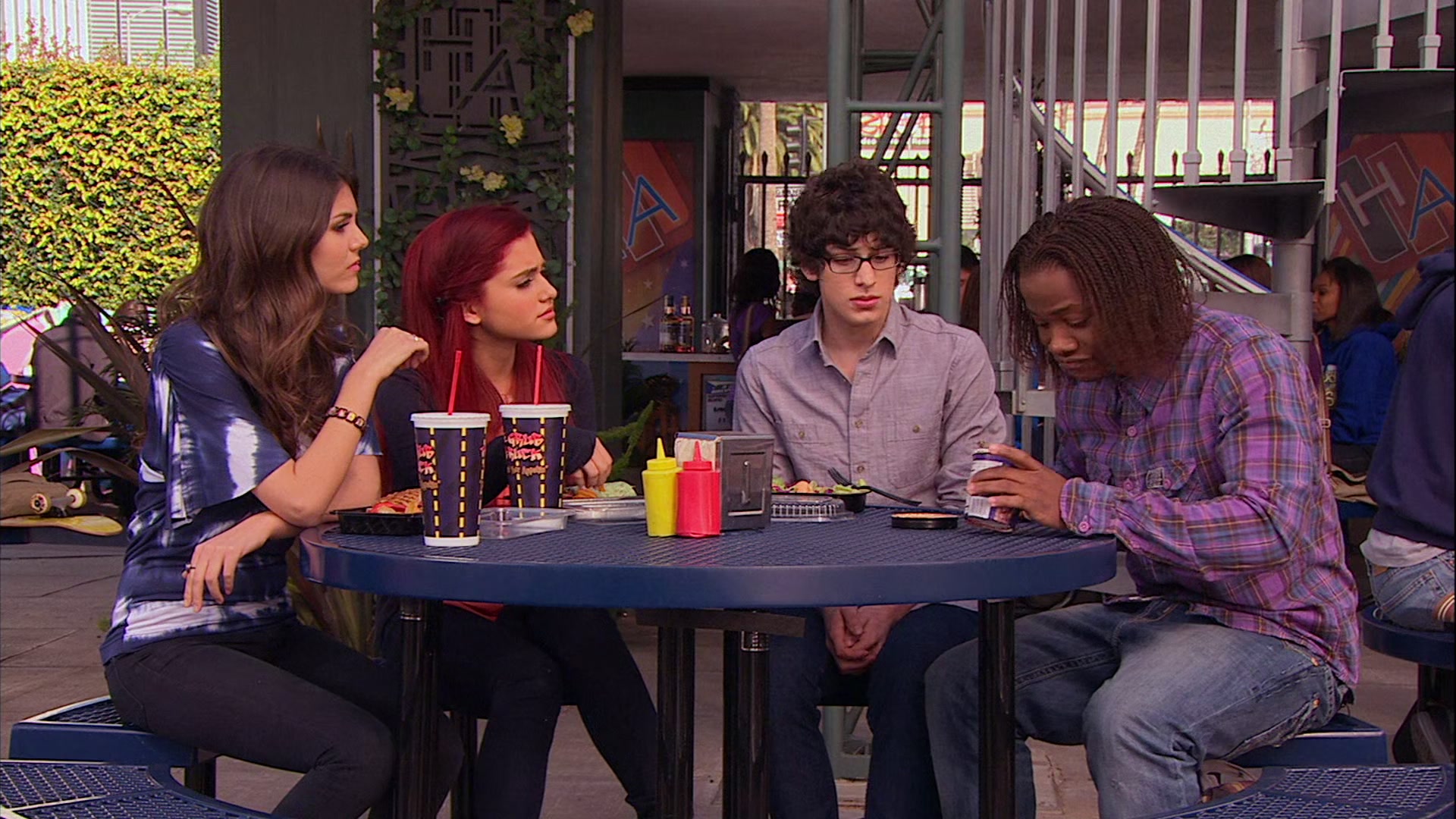 Victorious_S02E03_IceCreamForKe_ha_VJBR_0169.jpg