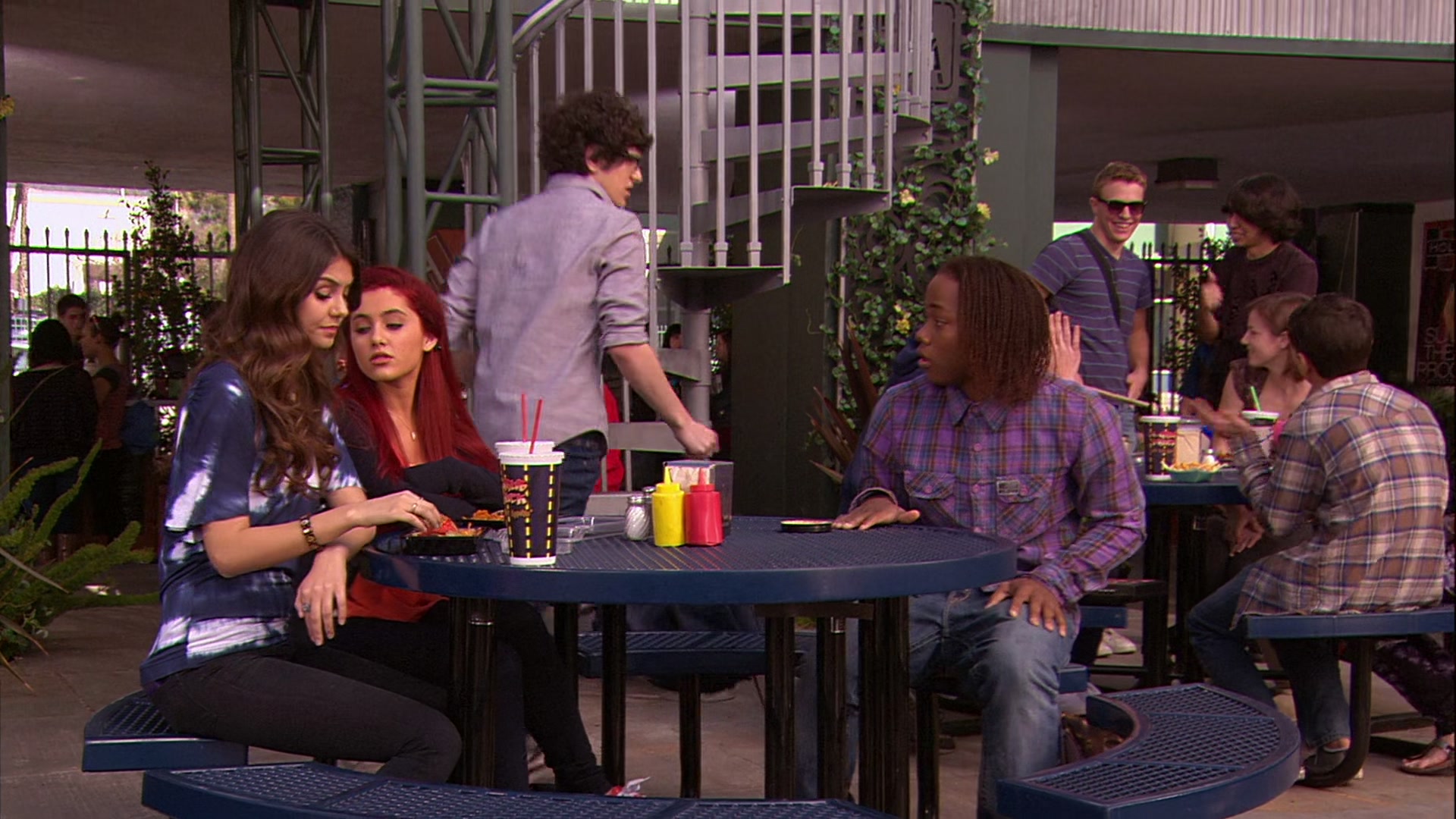 Victorious_S02E03_IceCreamForKe_ha_VJBR_0280.jpg