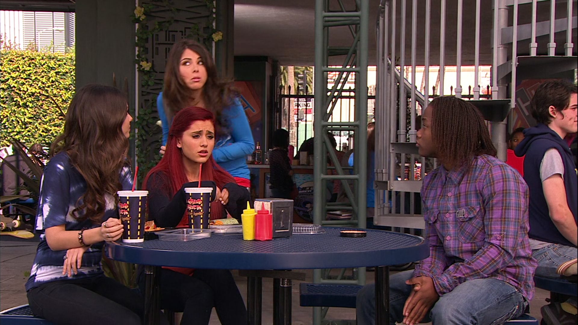 Victorious_S02E03_IceCreamForKe_ha_VJBR_0342.jpg