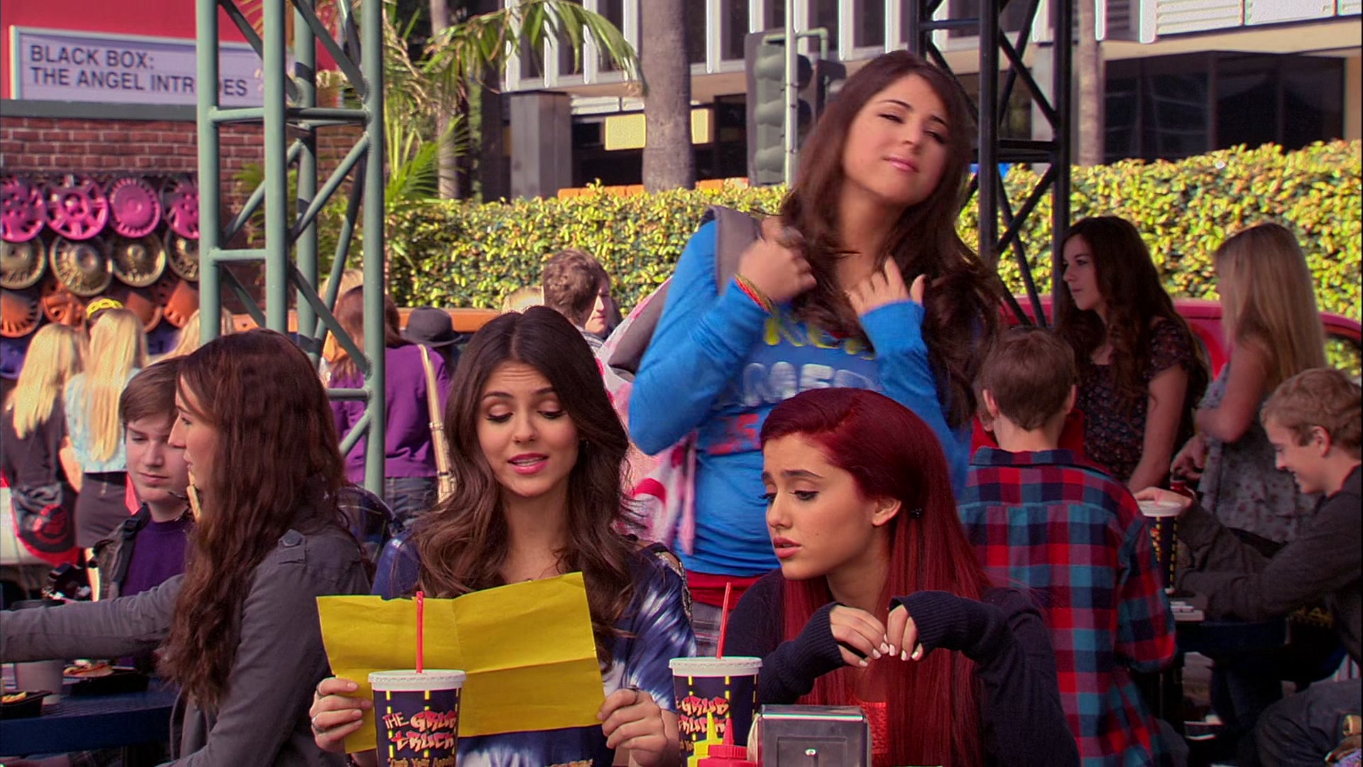 Victorious_S02E03_IceCreamForKe_ha_VJBR_0414.jpg