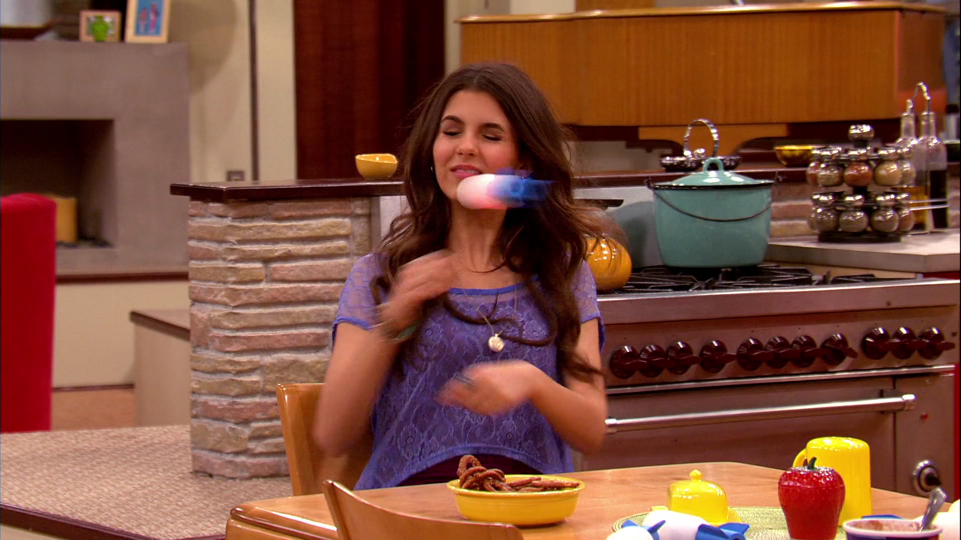 Victorious_S02E03_IceCreamForKe_ha_VJBR_1053.jpg