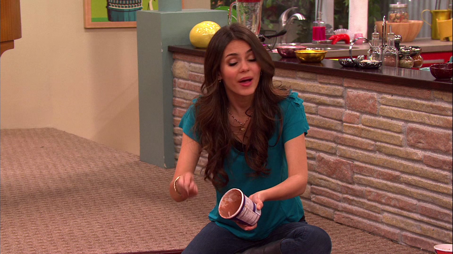 Victorious_S02E03_IceCreamForKe_ha_VJBR_1217.jpg