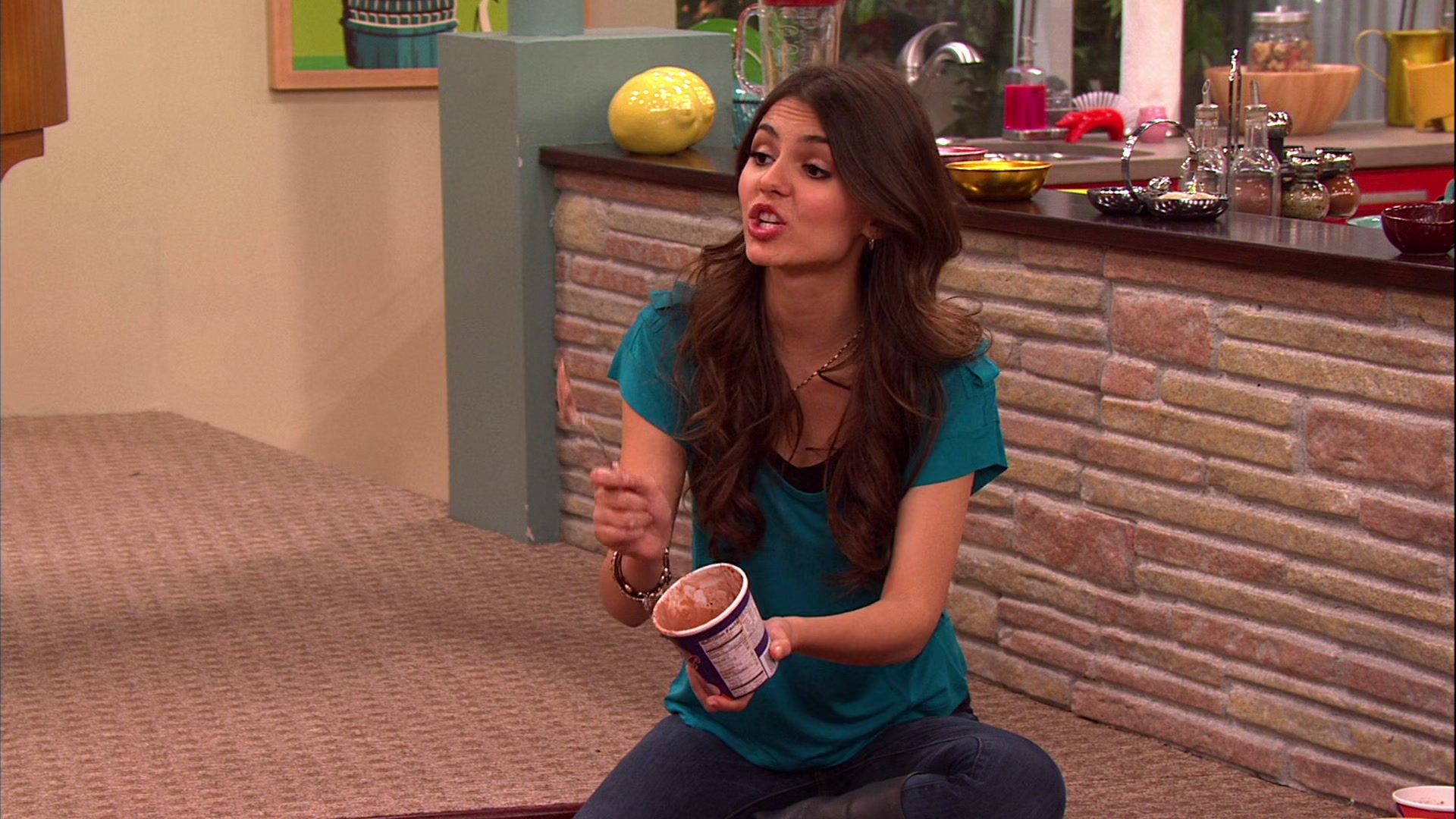 Victorious_S02E03_IceCreamForKe_ha_VJBR_1221.jpg