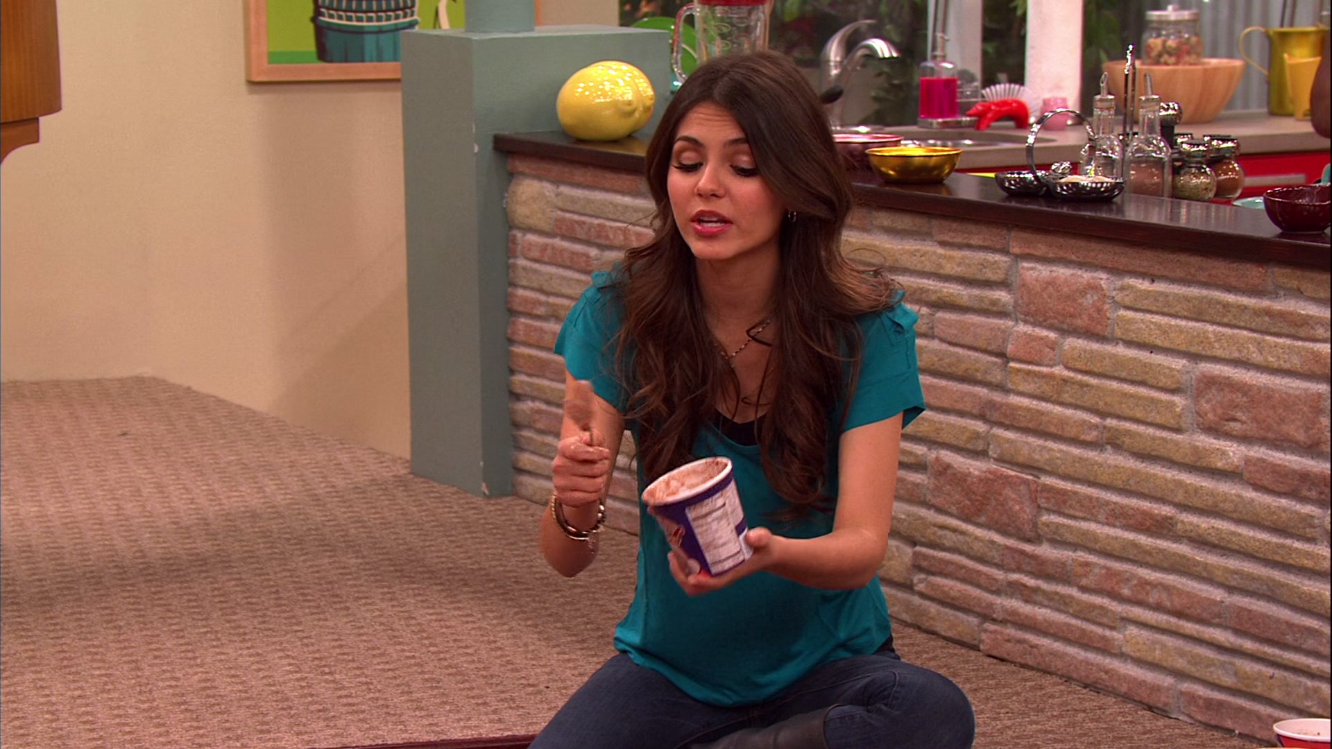 Victorious_S02E03_IceCreamForKe_ha_VJBR_1224.jpg