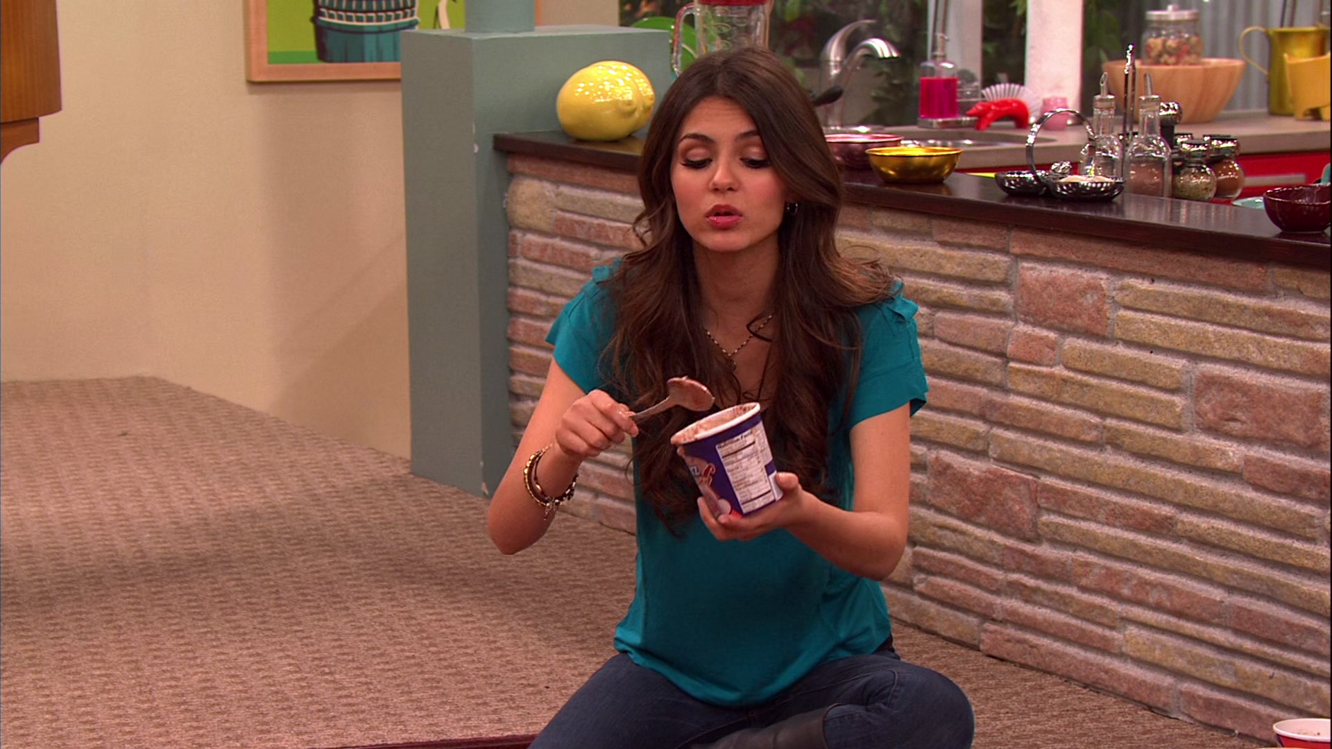 Victorious_S02E03_IceCreamForKe_ha_VJBR_1225.jpg