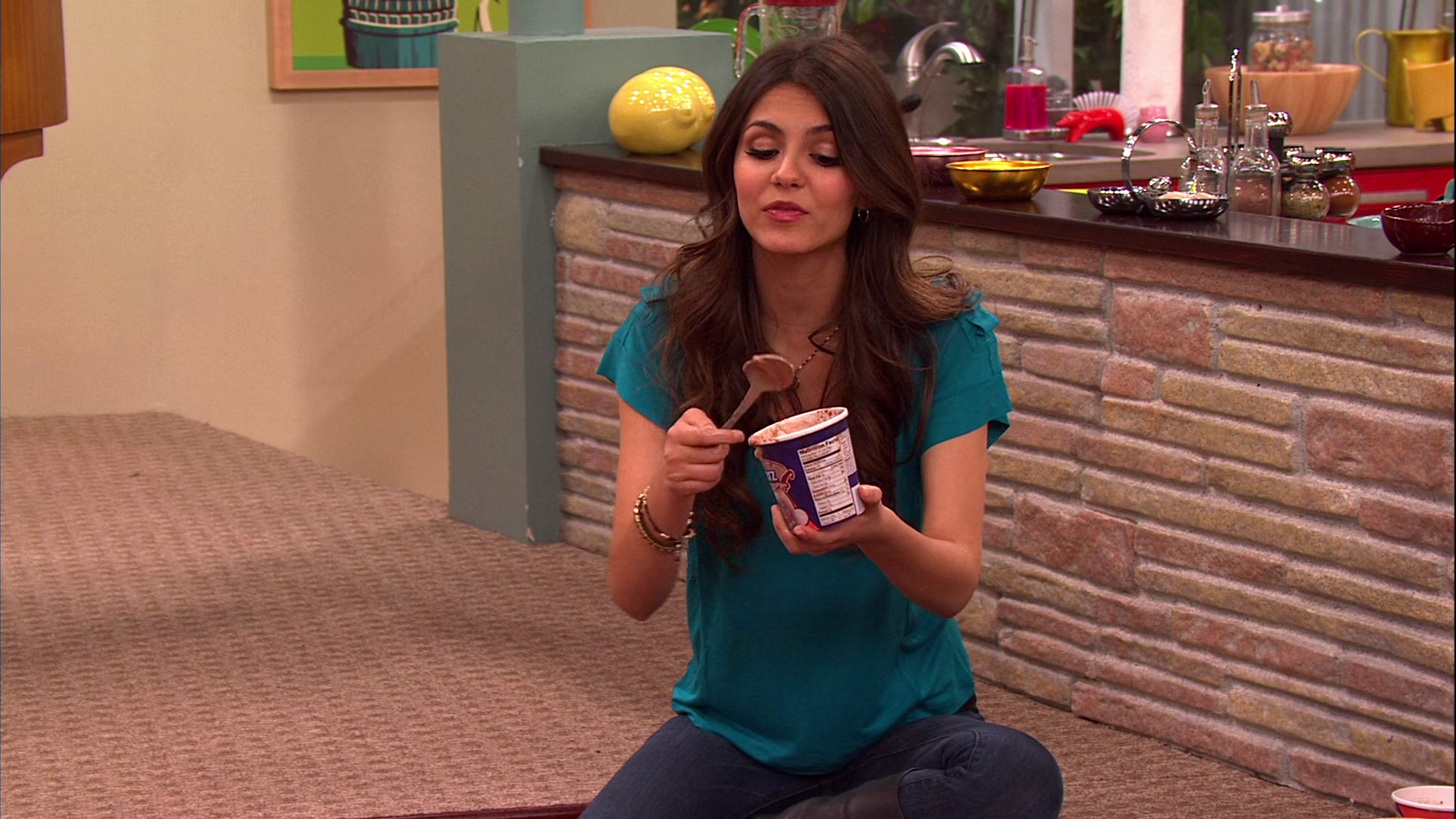 Victorious_S02E03_IceCreamForKe_ha_VJBR_1227.jpg