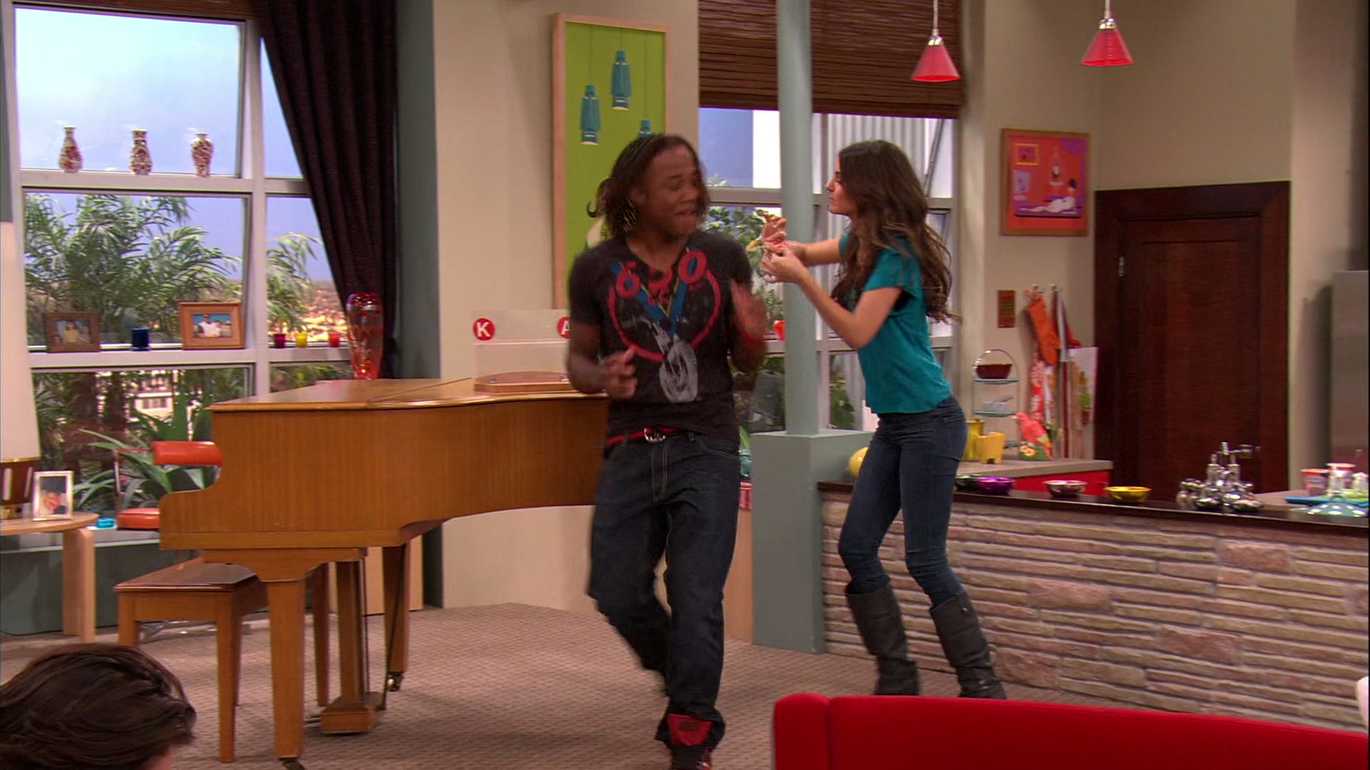 Victorious_S02E03_IceCreamForKe_ha_VJBR_1284.jpg