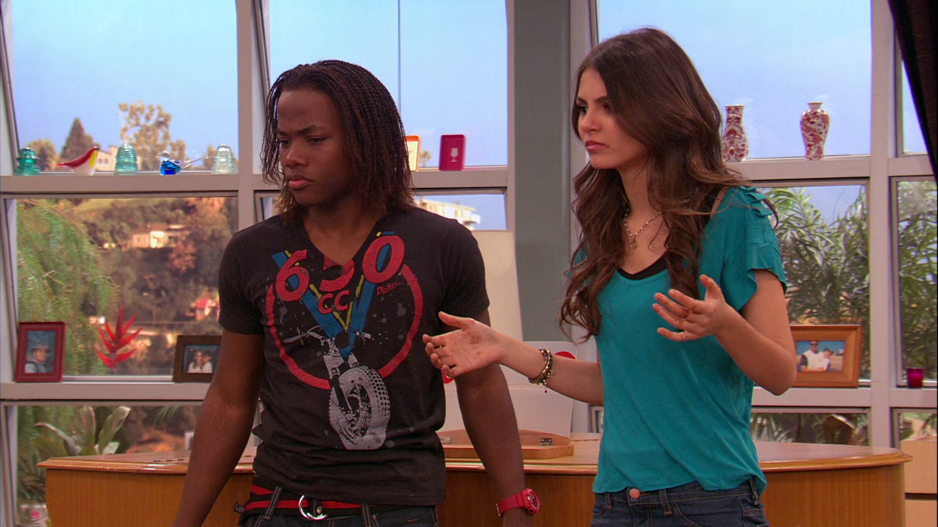 Victorious_S02E03_IceCreamForKe_ha_VJBR_1319.jpg