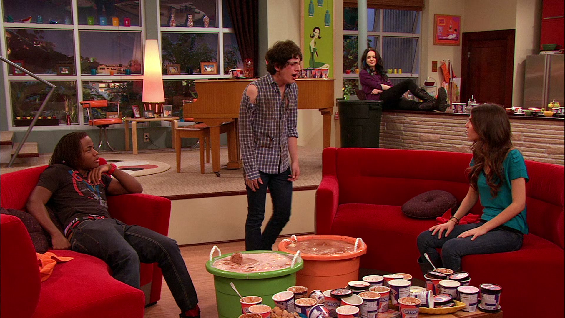 Victorious_S02E03_IceCreamForKe_ha_VJBR_1517.jpg