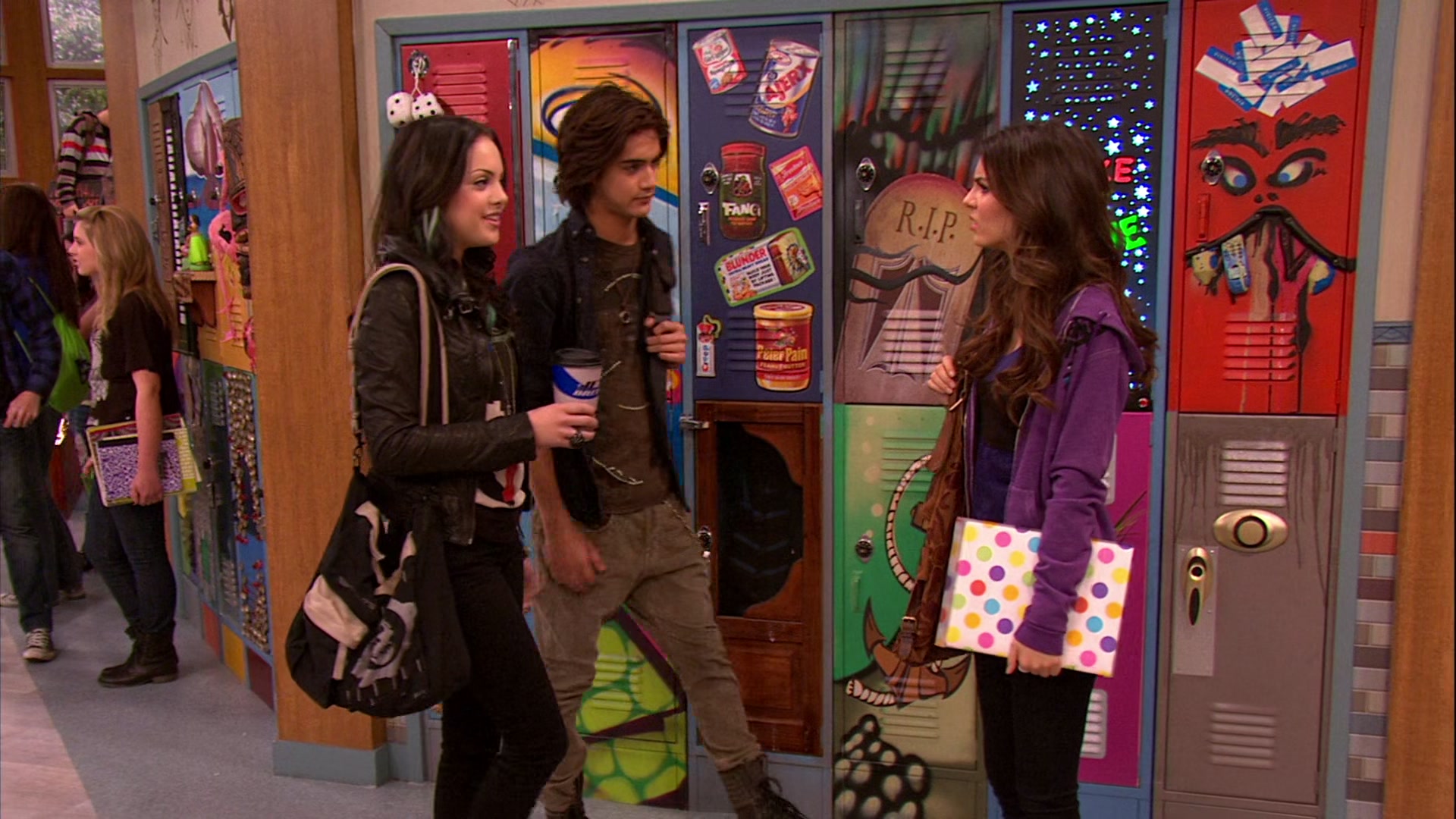 Victorious_S02E03_IceCreamForKe_ha_VJBR_1805.jpg