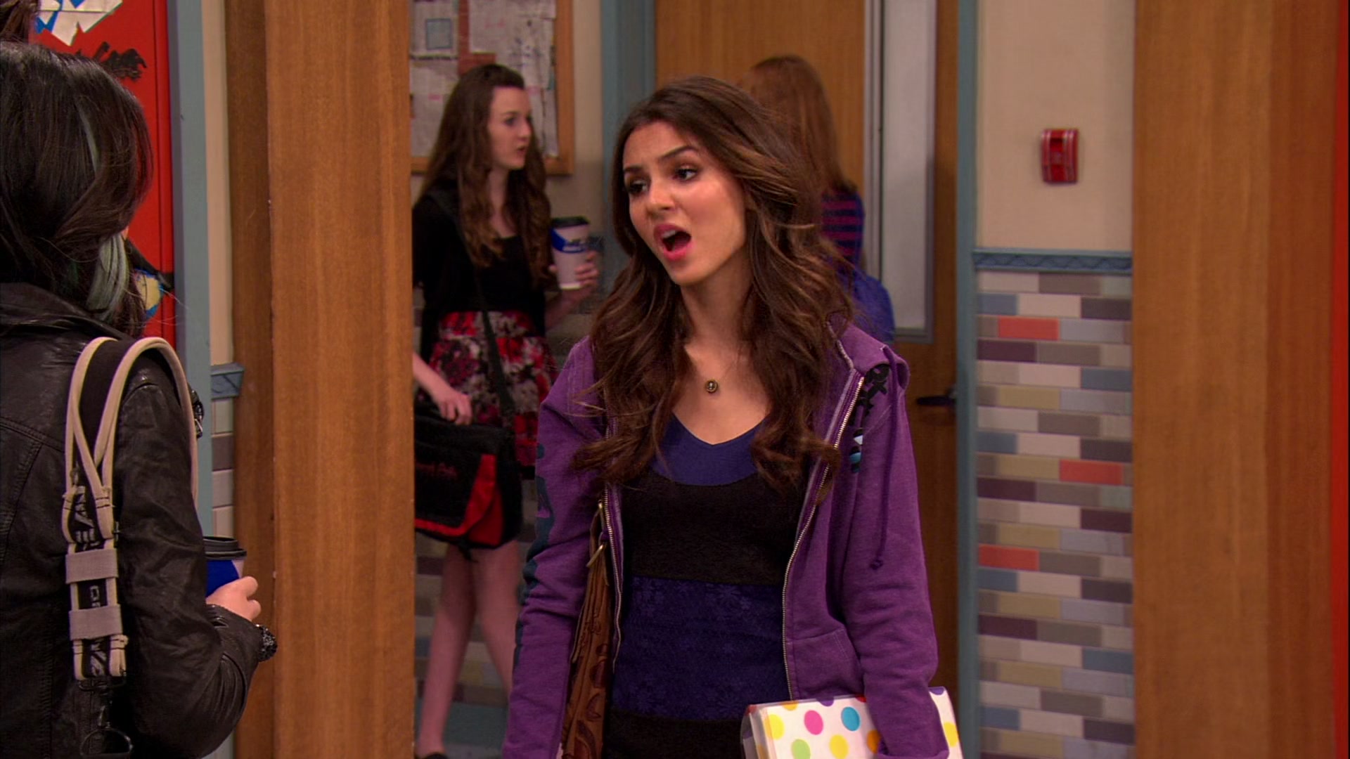 Victorious_S02E03_IceCreamForKe_ha_VJBR_1808.jpg