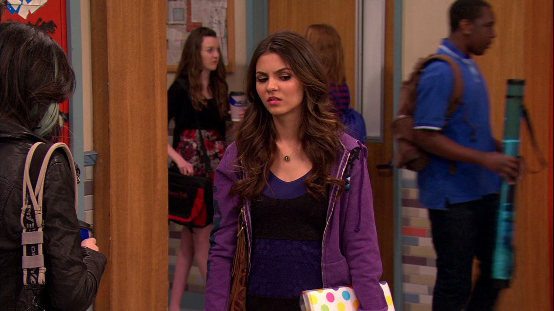 Victorious_S02E03_IceCreamForKe_ha_VJBR_1813.jpg