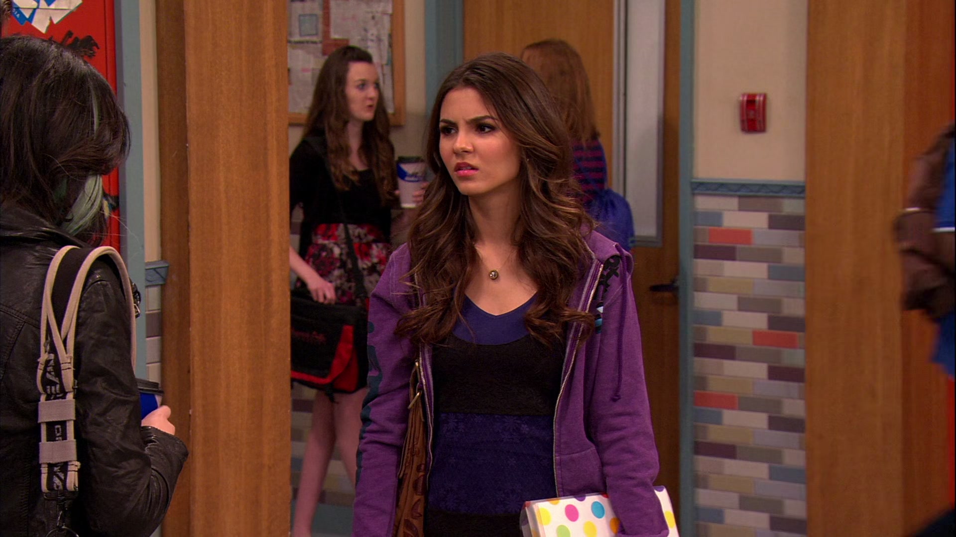 Victorious_S02E03_IceCreamForKe_ha_VJBR_1814.jpg