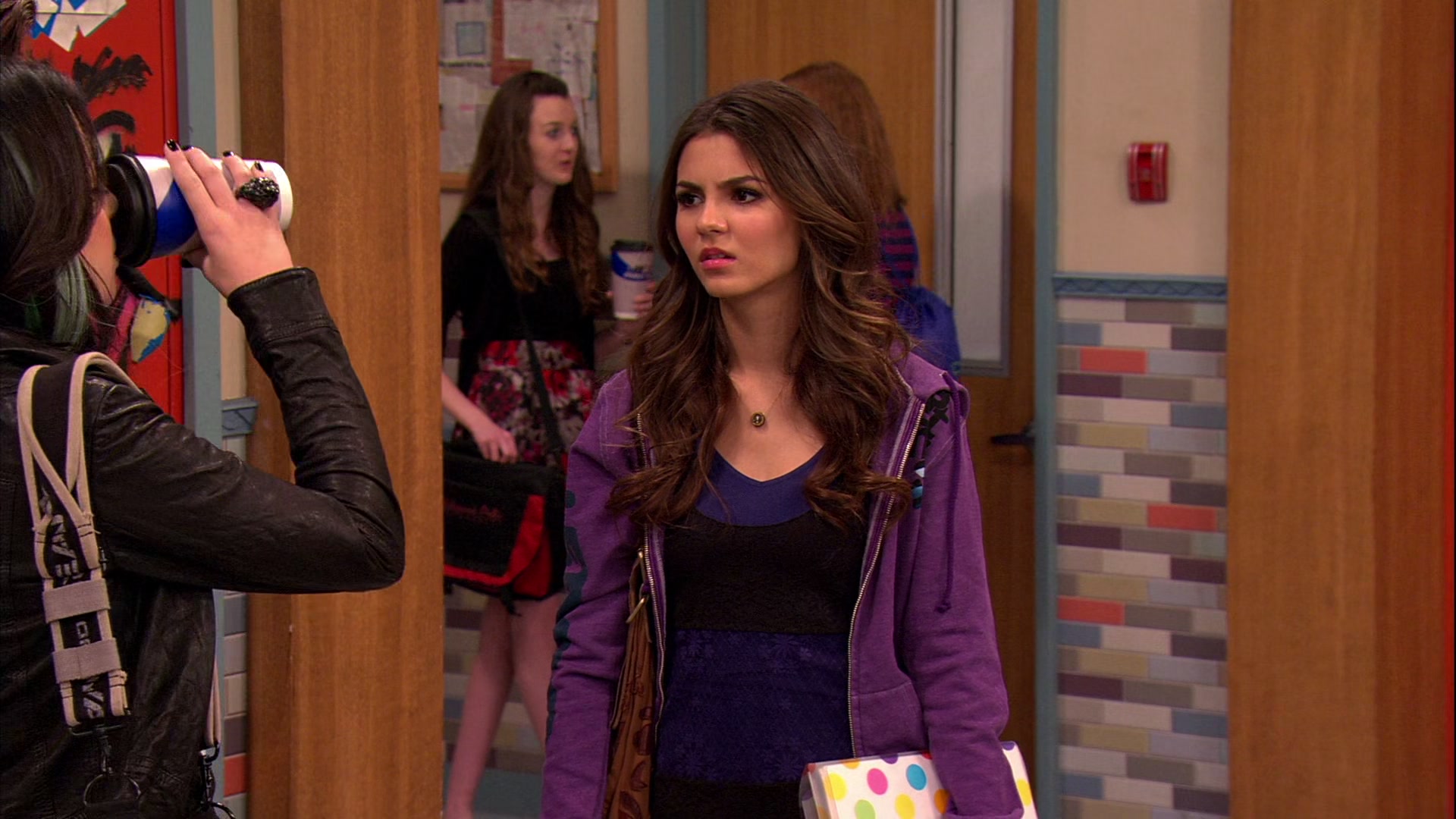 Victorious_S02E03_IceCreamForKe_ha_VJBR_1817.jpg