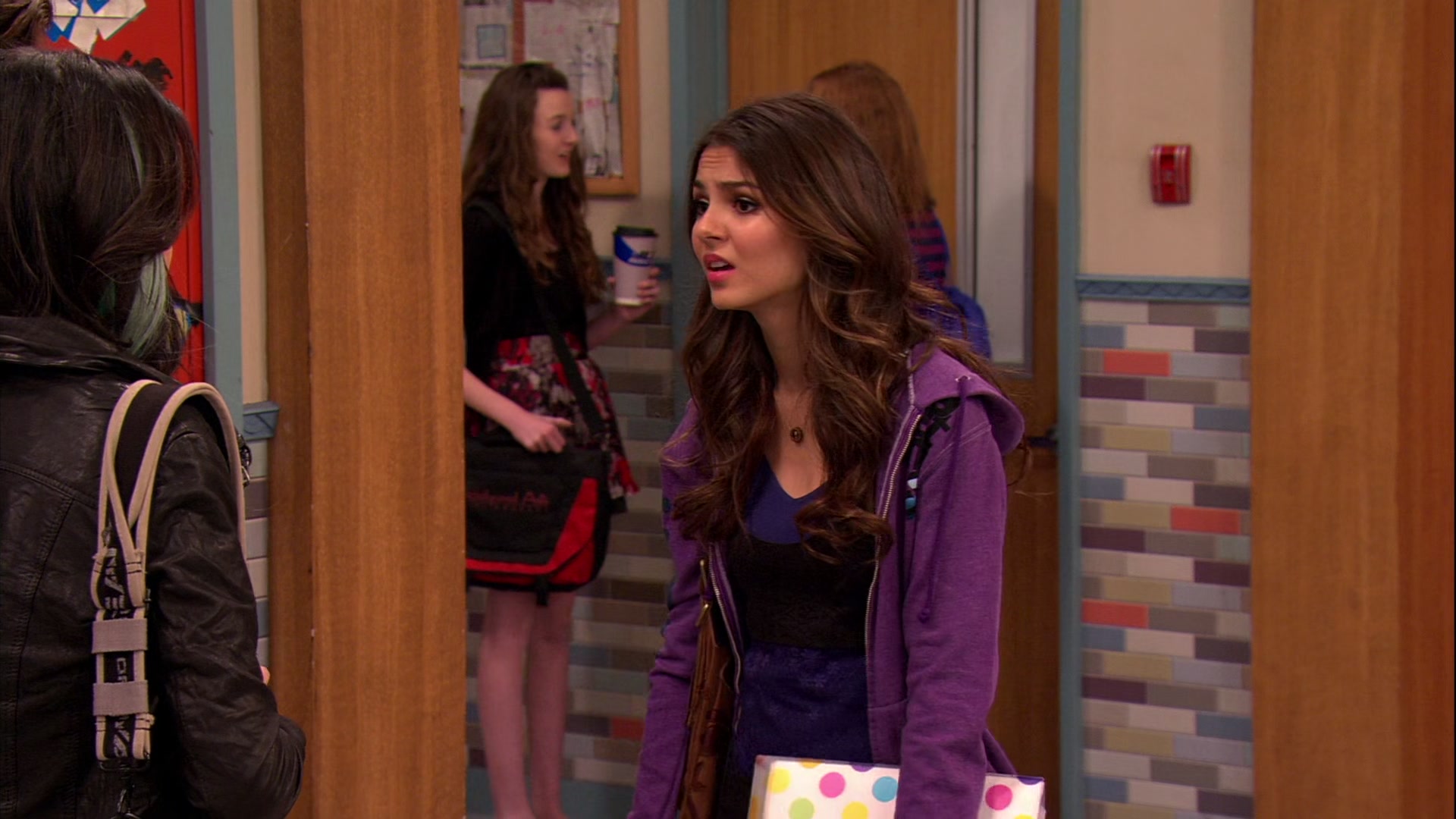 Victorious_S02E03_IceCreamForKe_ha_VJBR_1824.jpg