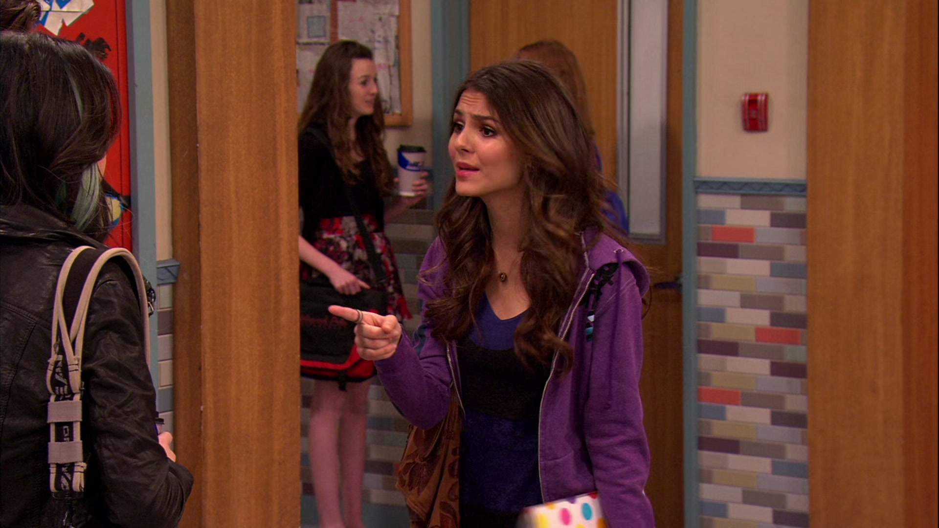 Victorious_S02E03_IceCreamForKe_ha_VJBR_1826.jpg