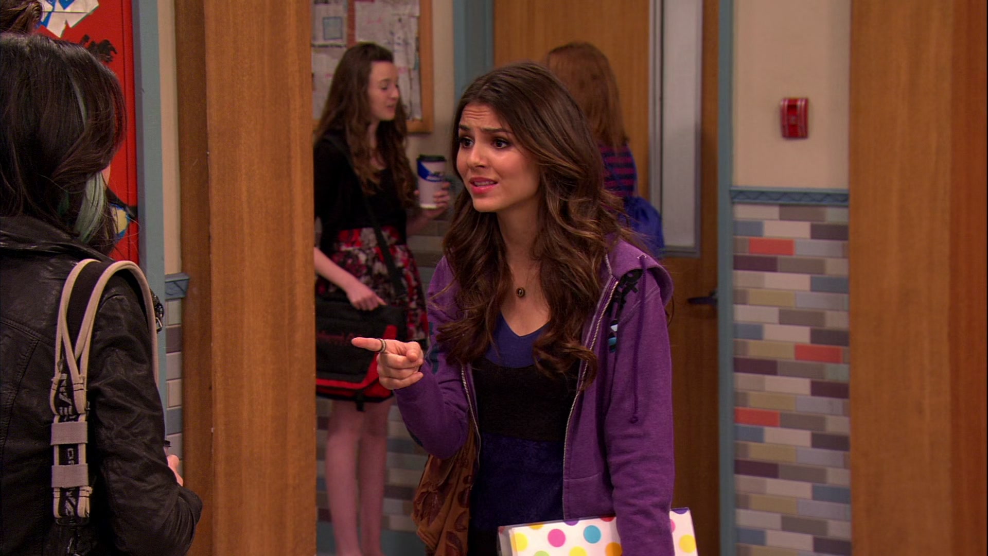 Victorious_S02E03_IceCreamForKe_ha_VJBR_1827.jpg