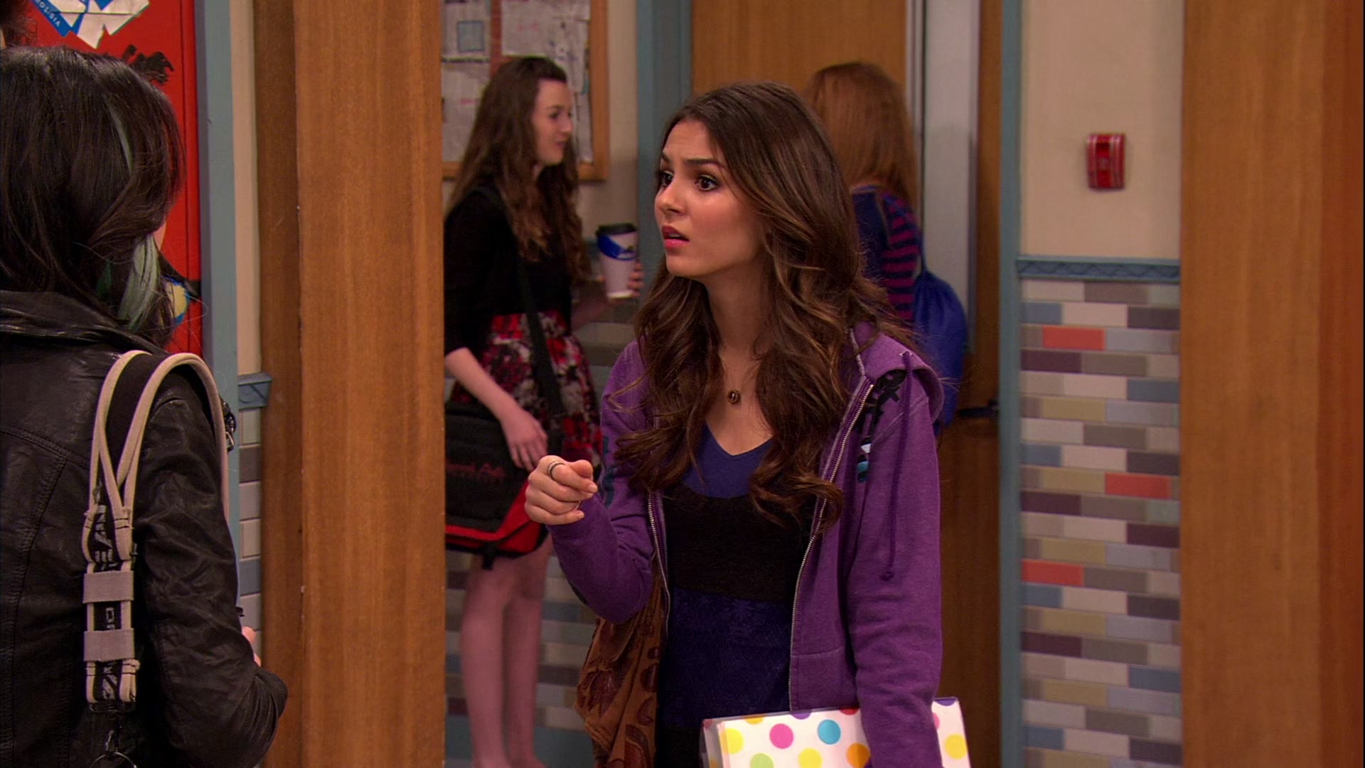 Victorious_S02E03_IceCreamForKe_ha_VJBR_1833.jpg