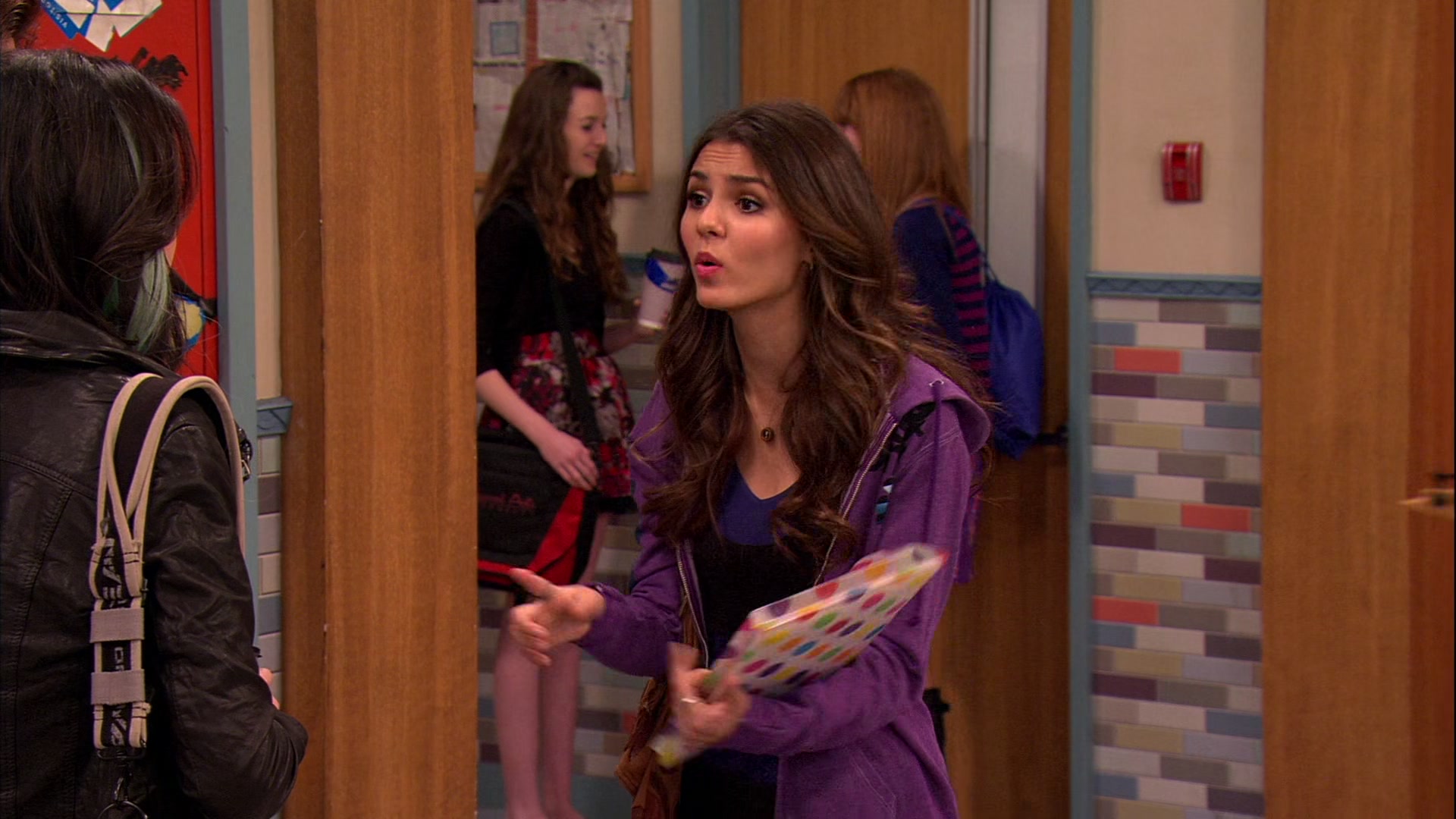 Victorious_S02E03_IceCreamForKe_ha_VJBR_1835.jpg