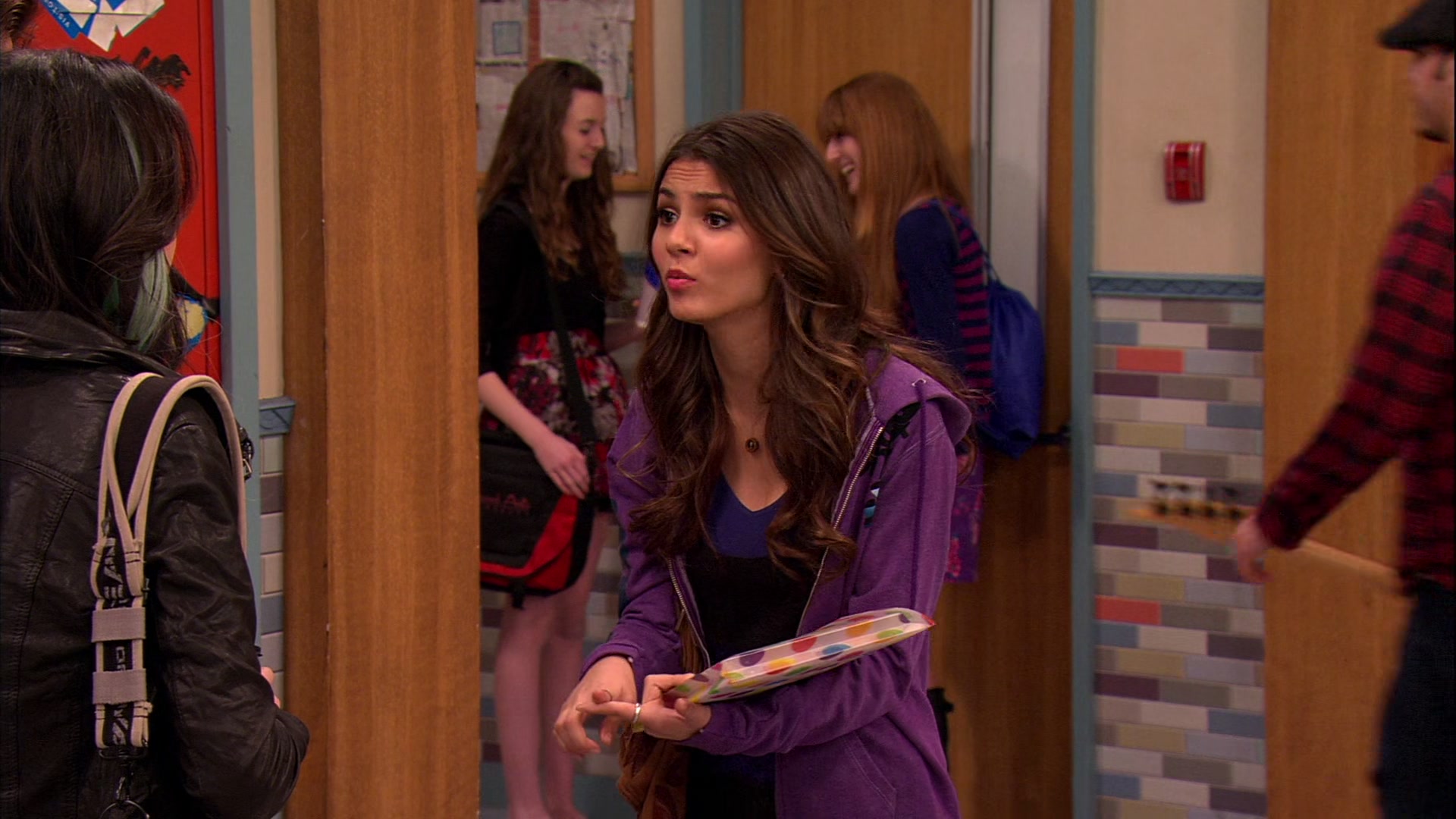 Victorious_S02E03_IceCreamForKe_ha_VJBR_1836.jpg