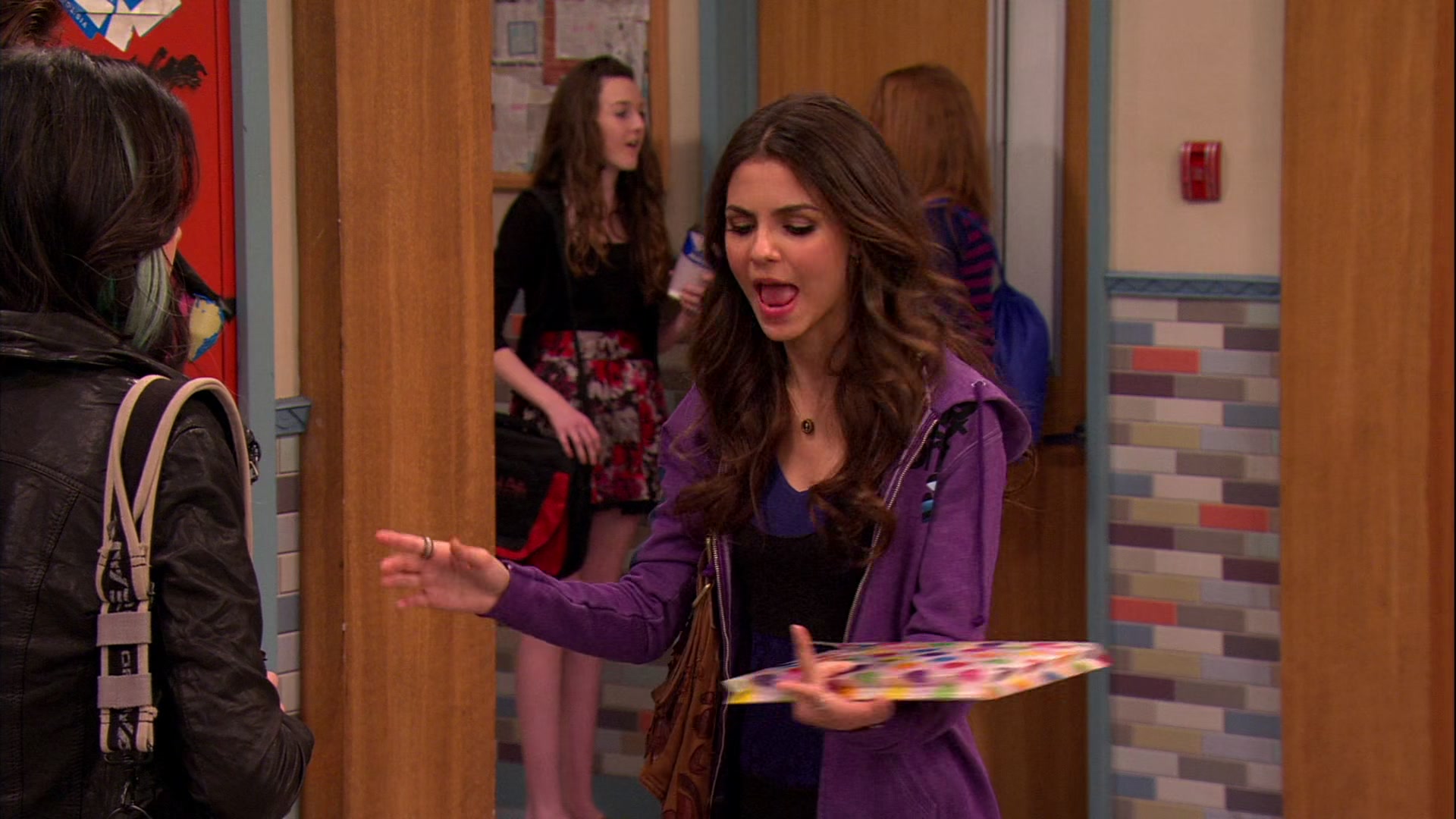 Victorious_S02E03_IceCreamForKe_ha_VJBR_1845.jpg