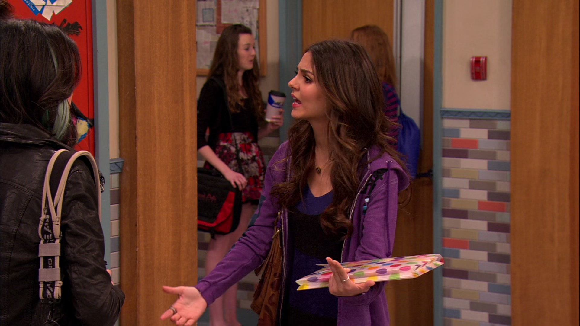 Victorious_S02E03_IceCreamForKe_ha_VJBR_1849.jpg