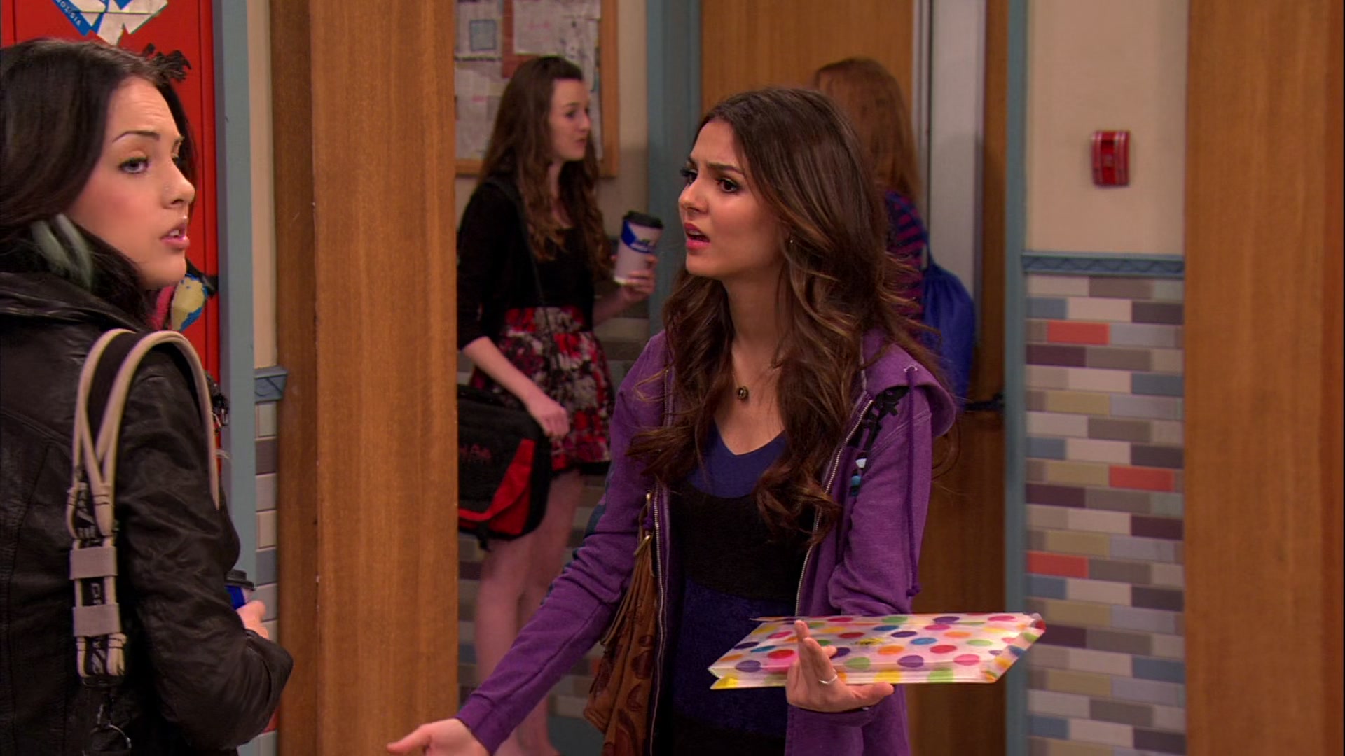 Victorious_S02E03_IceCreamForKe_ha_VJBR_1850.jpg