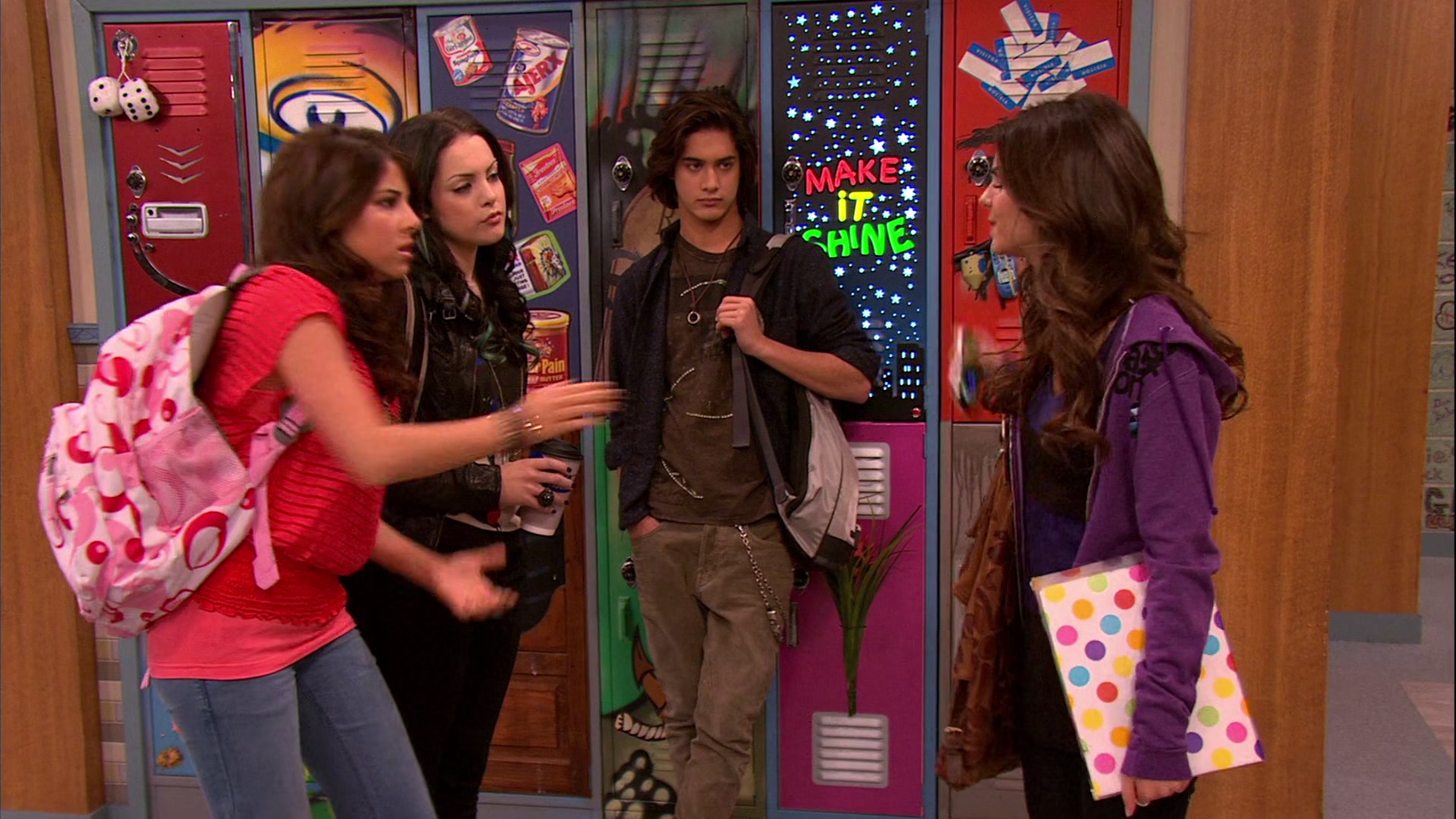 Victorious_S02E03_IceCreamForKe_ha_VJBR_1885.jpg