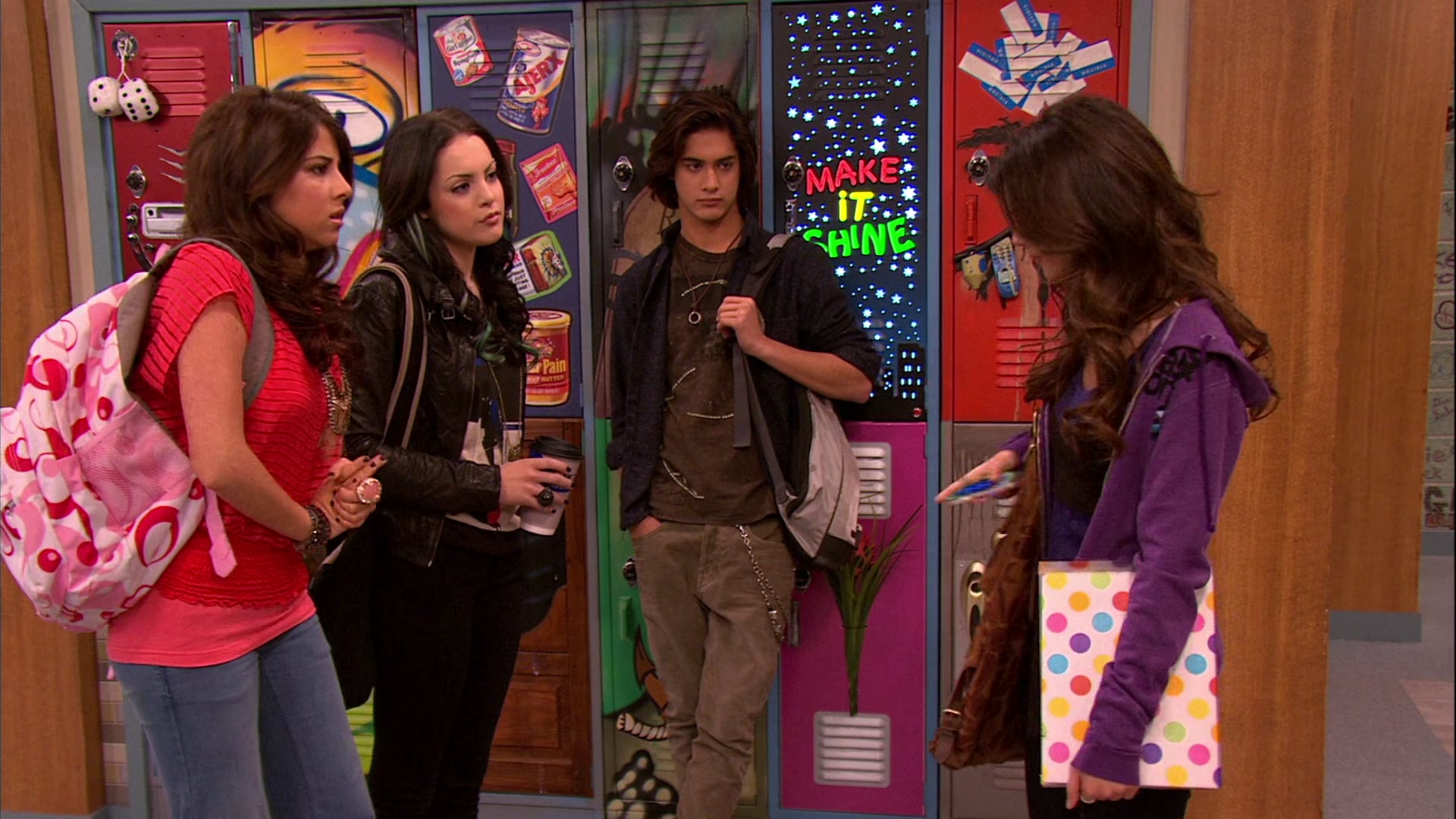 Victorious_S02E03_IceCreamForKe_ha_VJBR_1886.jpg