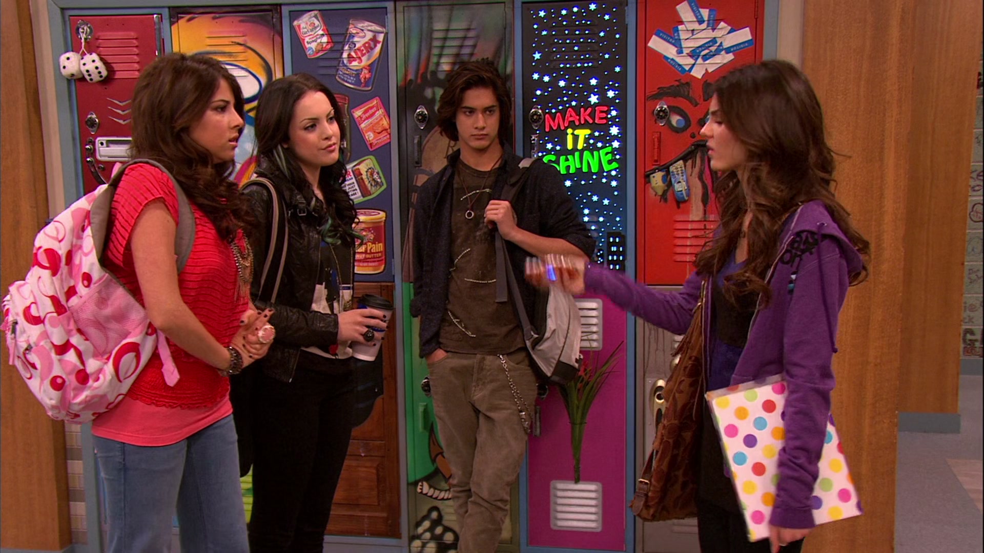 Victorious_S02E03_IceCreamForKe_ha_VJBR_1887.jpg