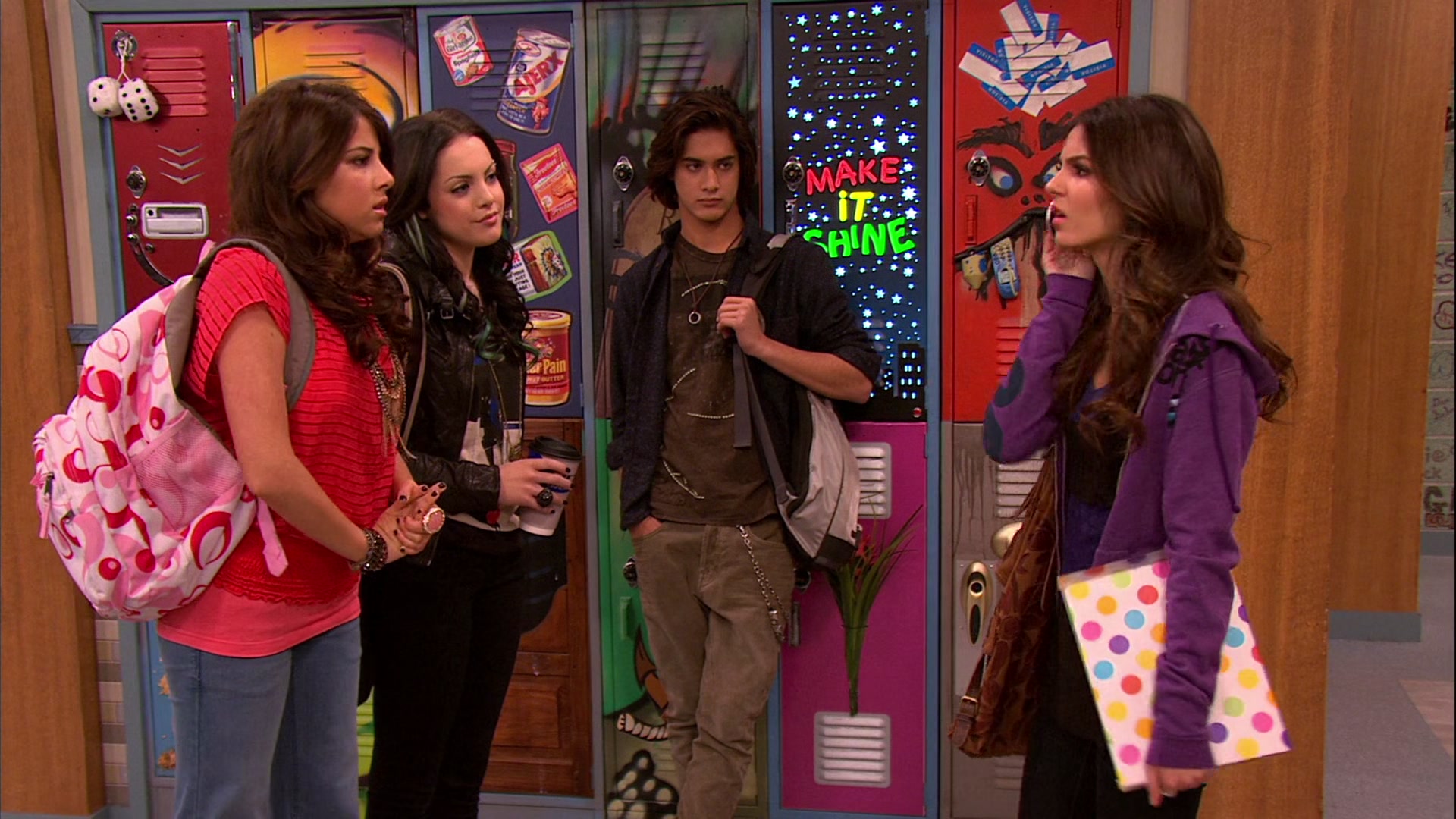 Victorious_S02E03_IceCreamForKe_ha_VJBR_1888.jpg