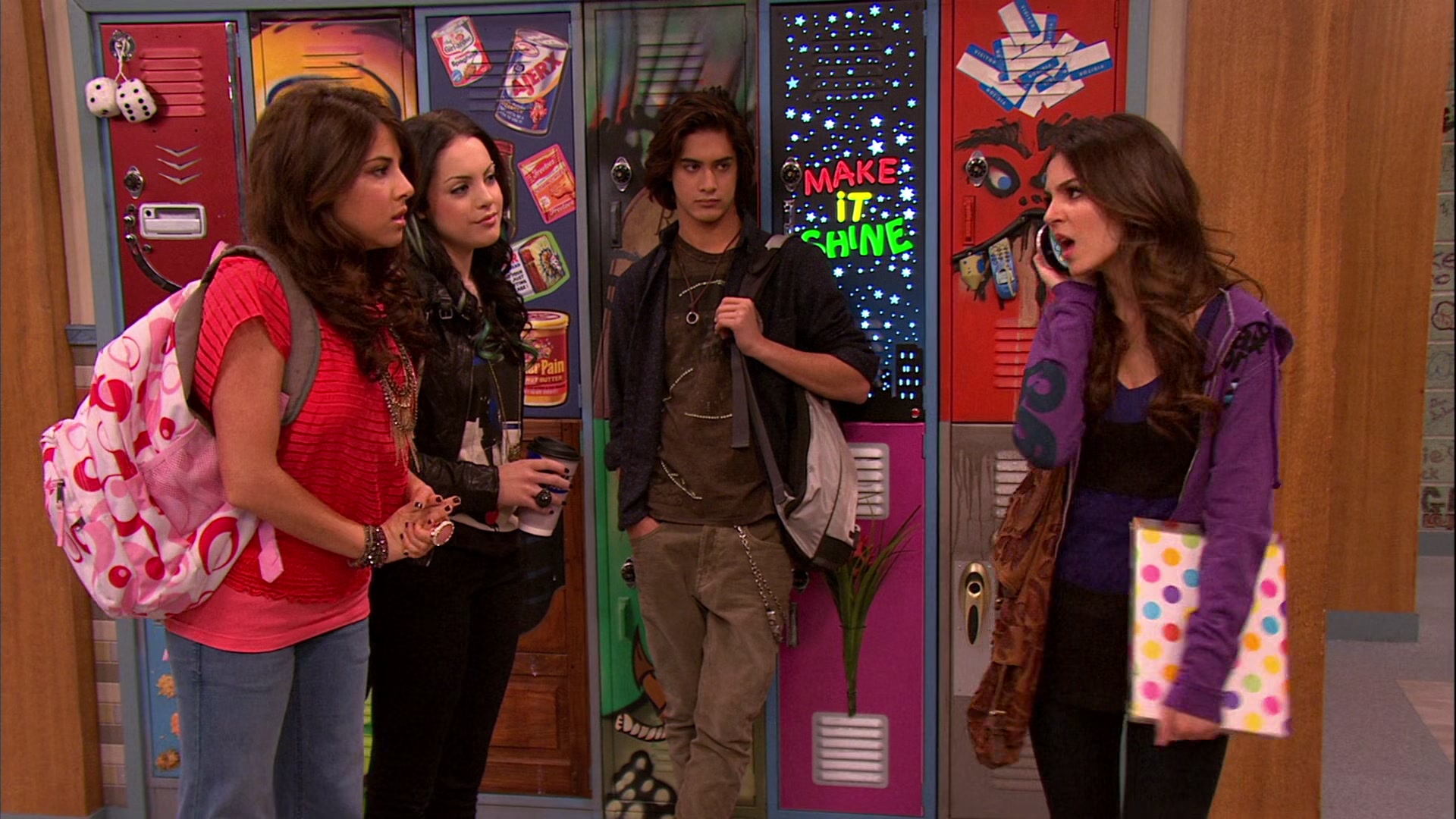 Victorious_S02E03_IceCreamForKe_ha_VJBR_1889.jpg