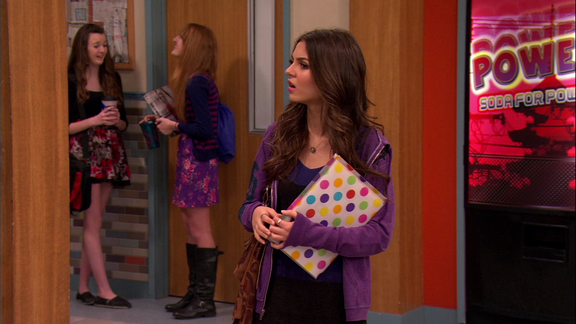 Victorious_S02E03_IceCreamForKe_ha_VJBR_1962.jpg